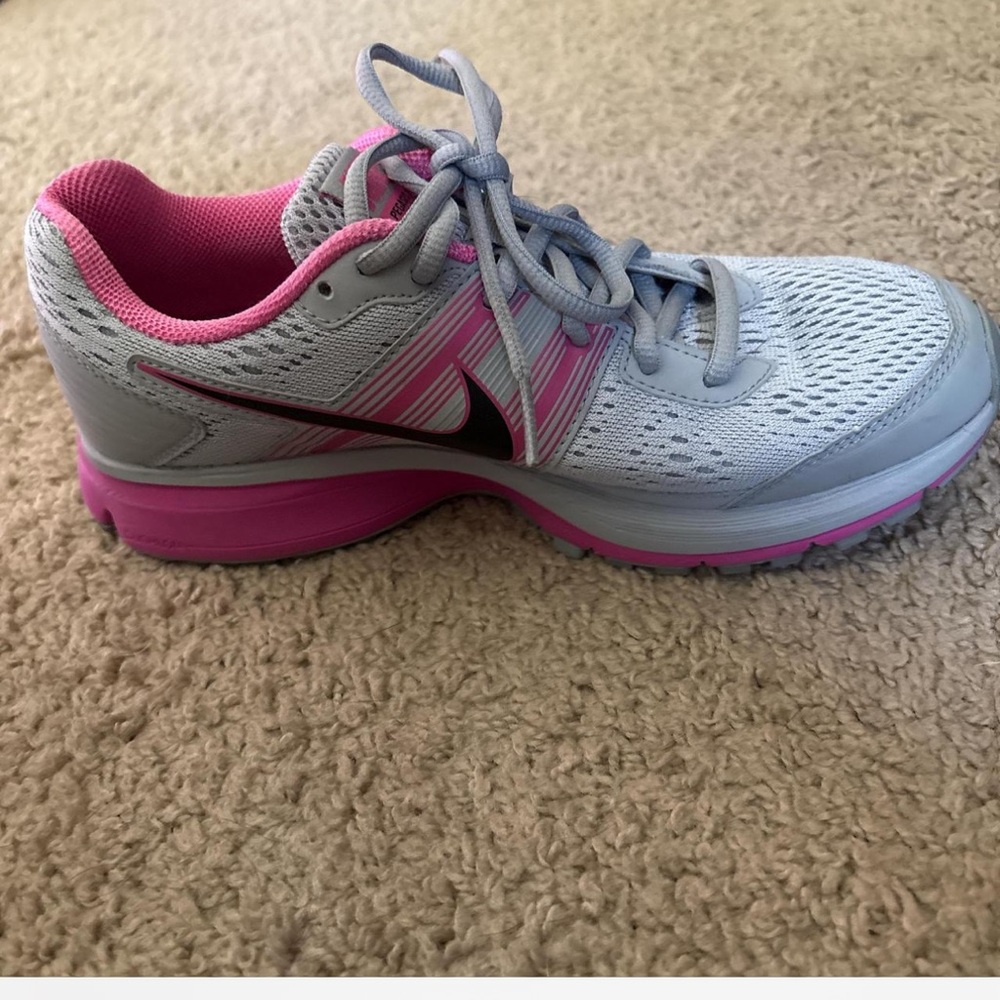 Nike Women's Gray and Pink Sneakers - Picture 3 of 5